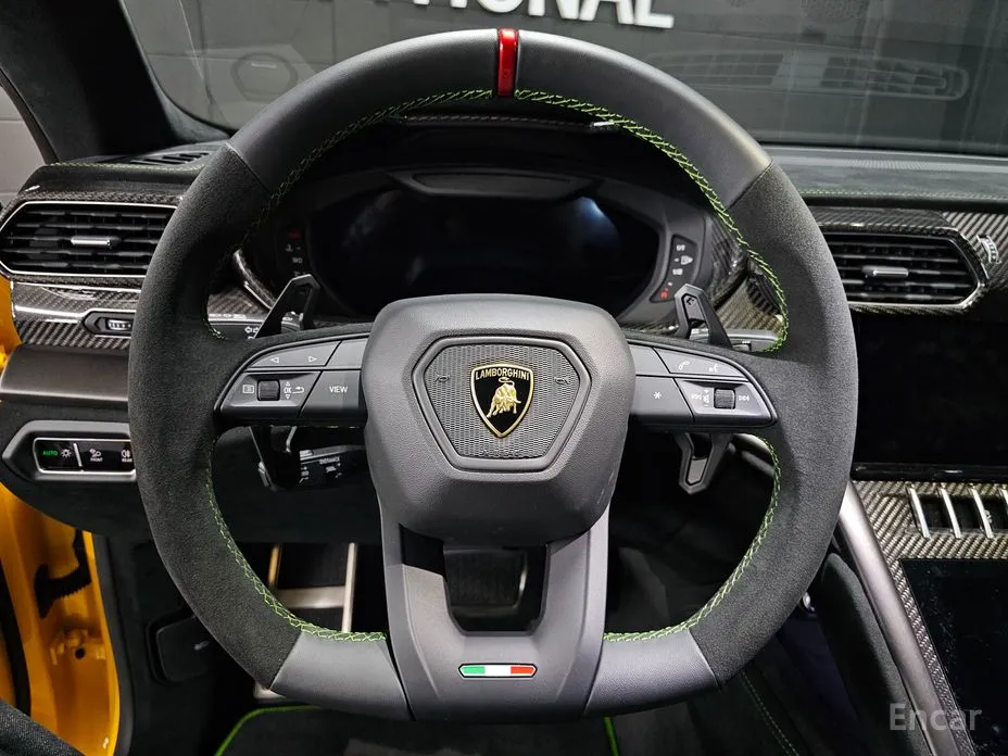 Фото 12 - Lamborghini Urus