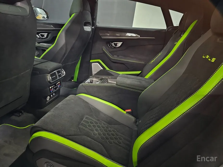 Фото 18 - Lamborghini Urus