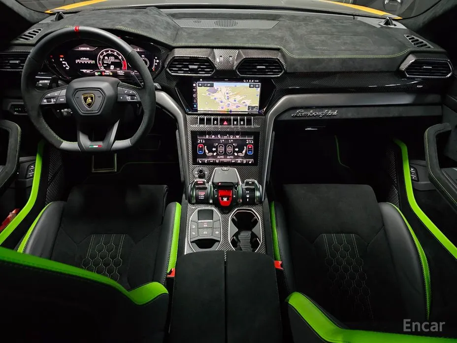 Фото 19 - Lamborghini Urus