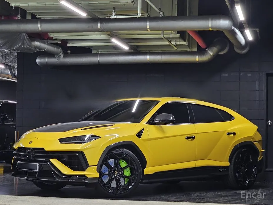 Фото 2 - Lamborghini Urus