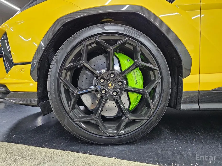 Фото 6 - Lamborghini Urus