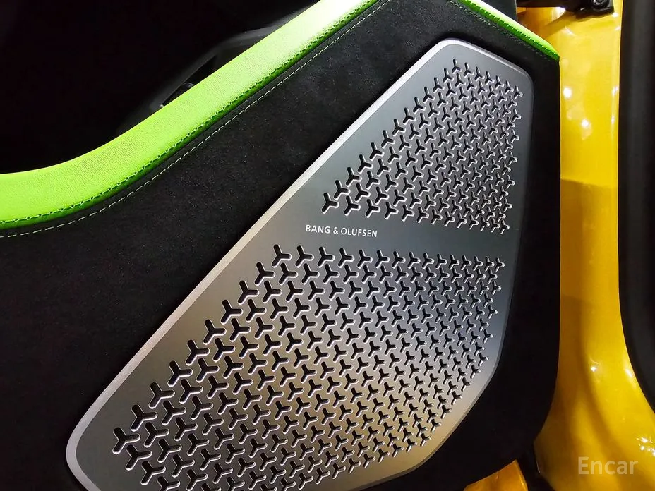 Фото 9 - Lamborghini Urus