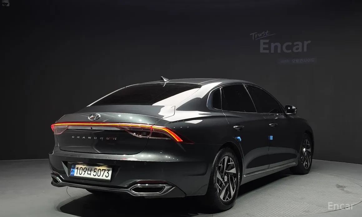 Фото 2 - Hyundai Grandeur