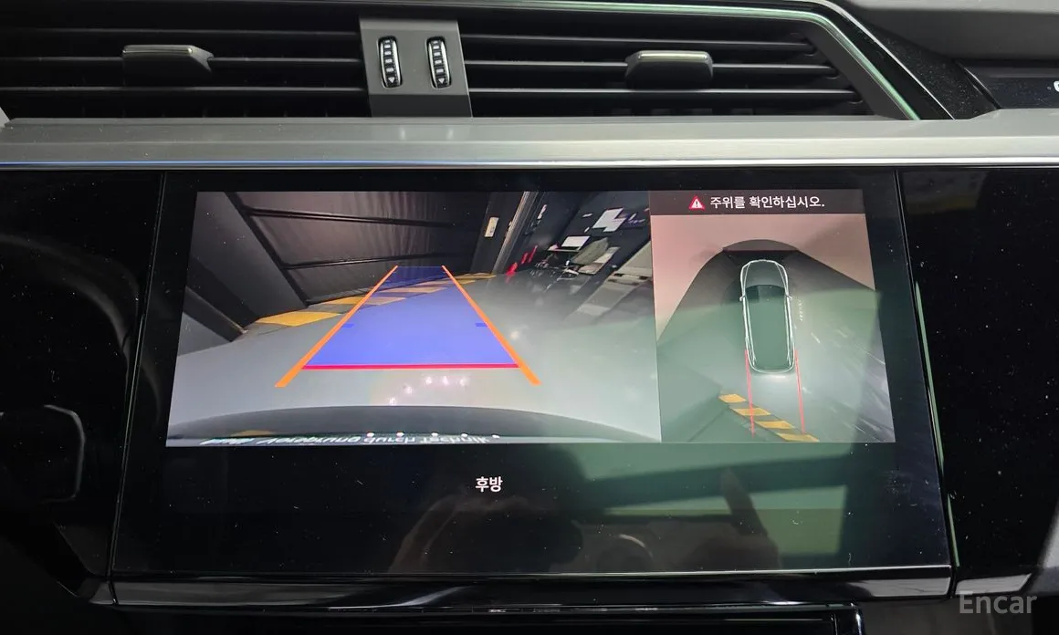 Фото 15 - Audi e-tron