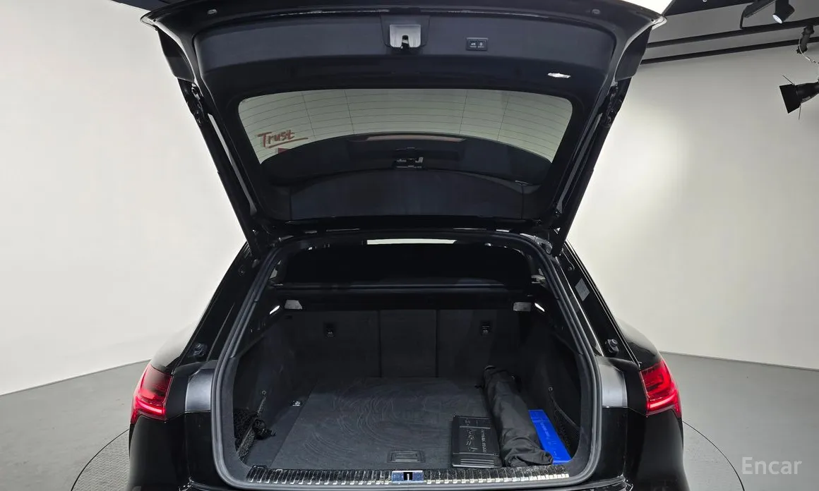 Фото 20 - Audi e-tron