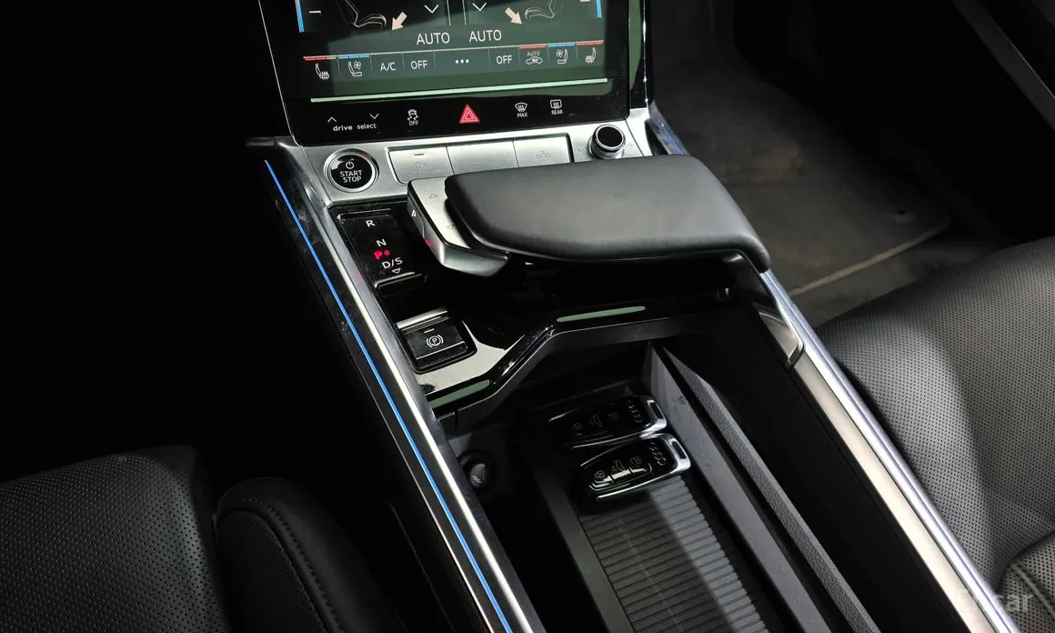 Фото 9 - Audi e-tron