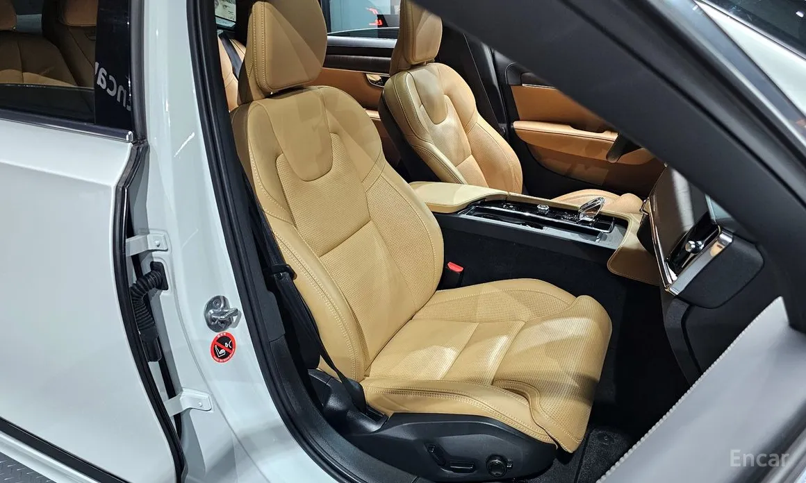 Фото 10 - Volvo S90