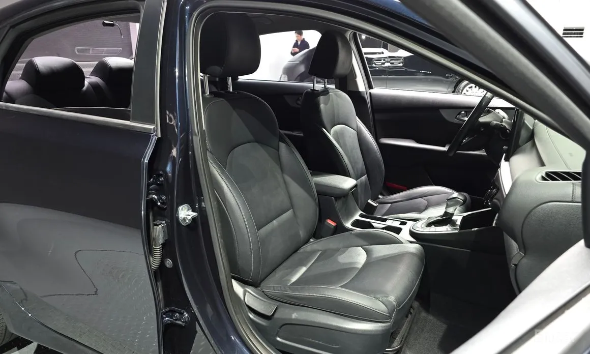 Фото 10 - Kia K3