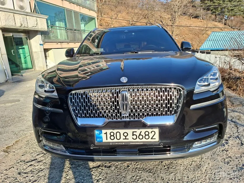 Фото 1 - Lincoln Aviator