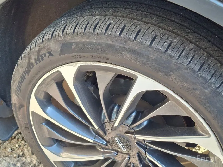 Фото 10 - Lincoln Aviator