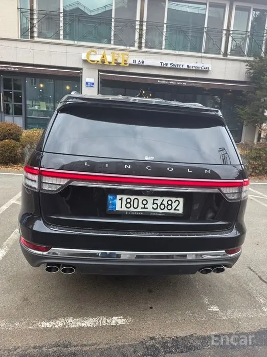 Фото 2 - Lincoln Aviator