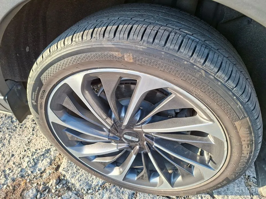 Фото 3 - Lincoln Aviator