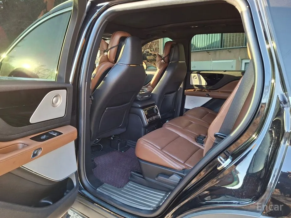 Фото 4 - Lincoln Aviator