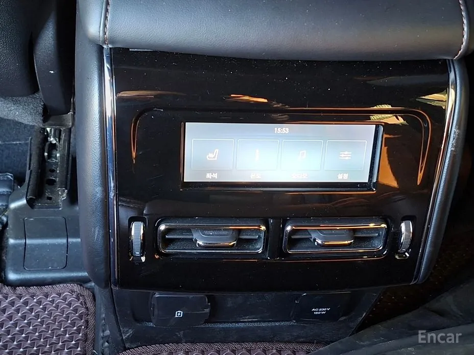 Фото 9 - Lincoln Aviator