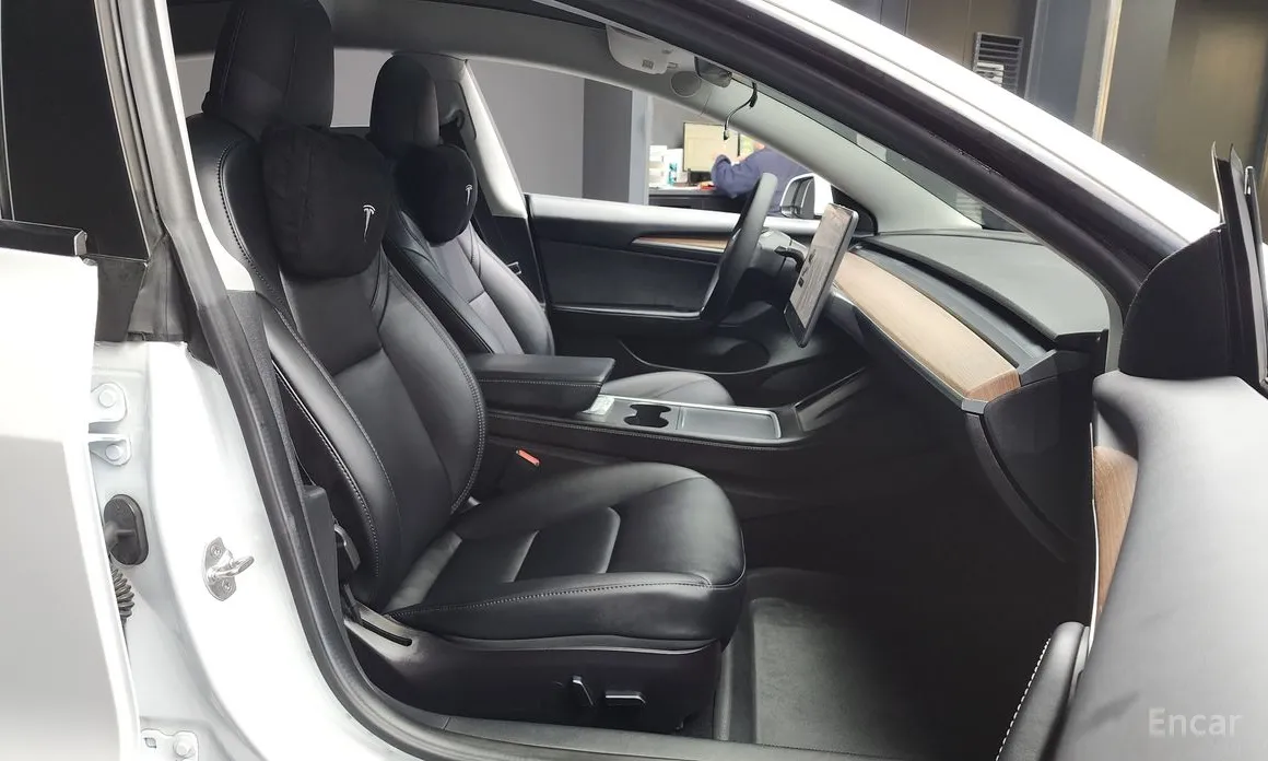 Фото 11 - Tesla Model 3