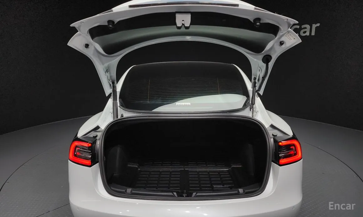 Фото 20 - Tesla Model 3