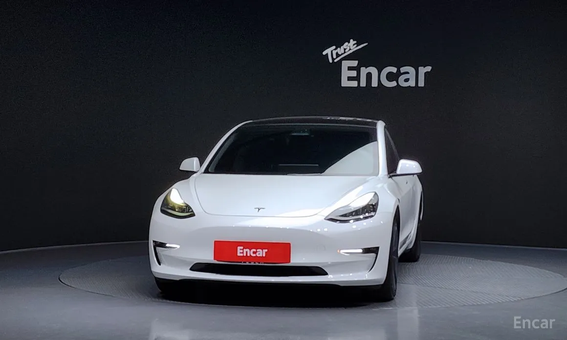 Фото 3 - Tesla Model 3