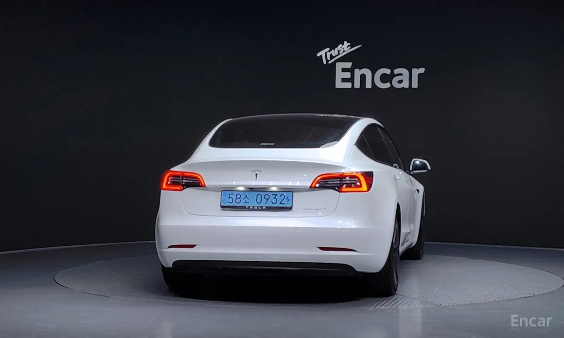 Фото 4 - Tesla Model 3