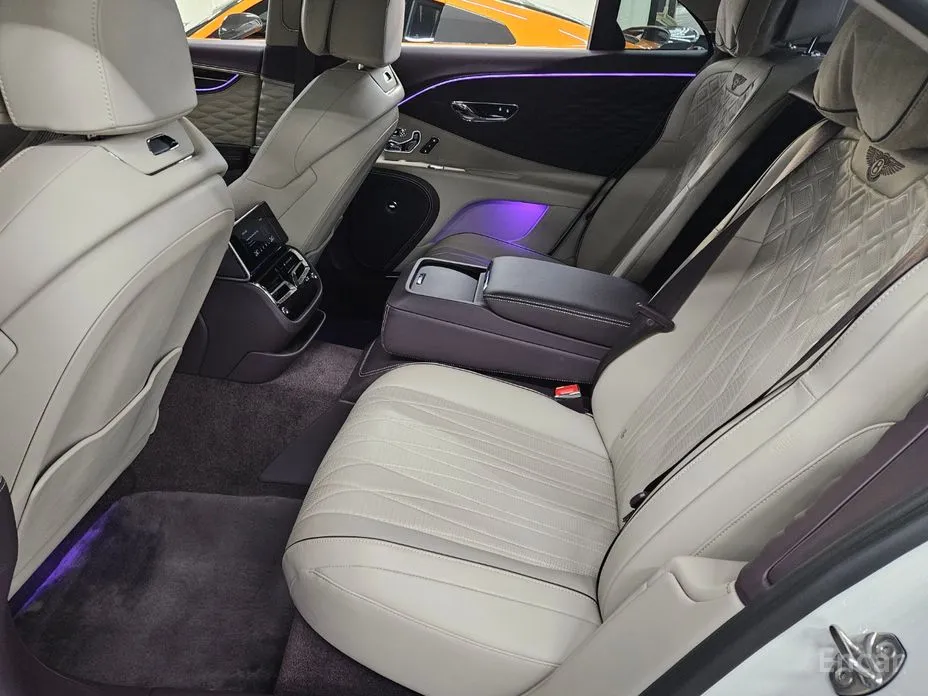 Фото 12 - Bentley Flying Spur