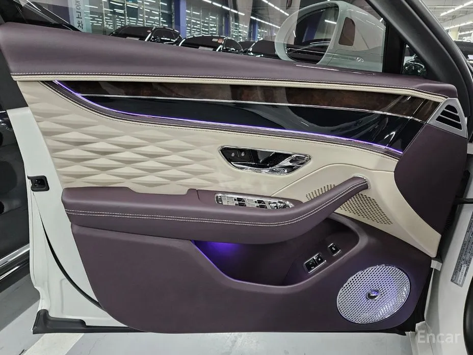 Фото 4 - Bentley Flying Spur