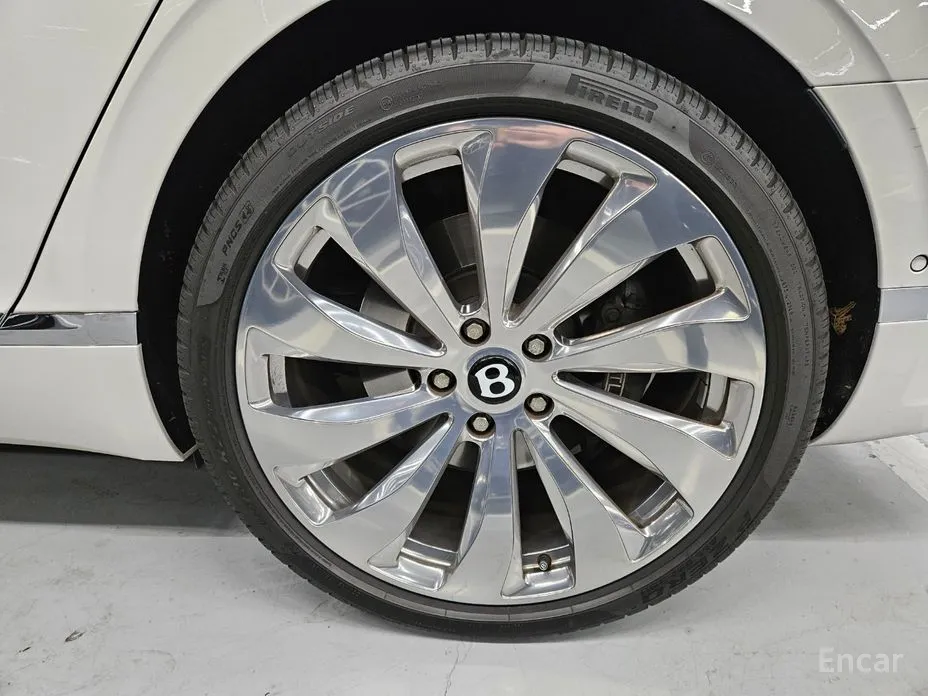 Фото 5 - Bentley Flying Spur