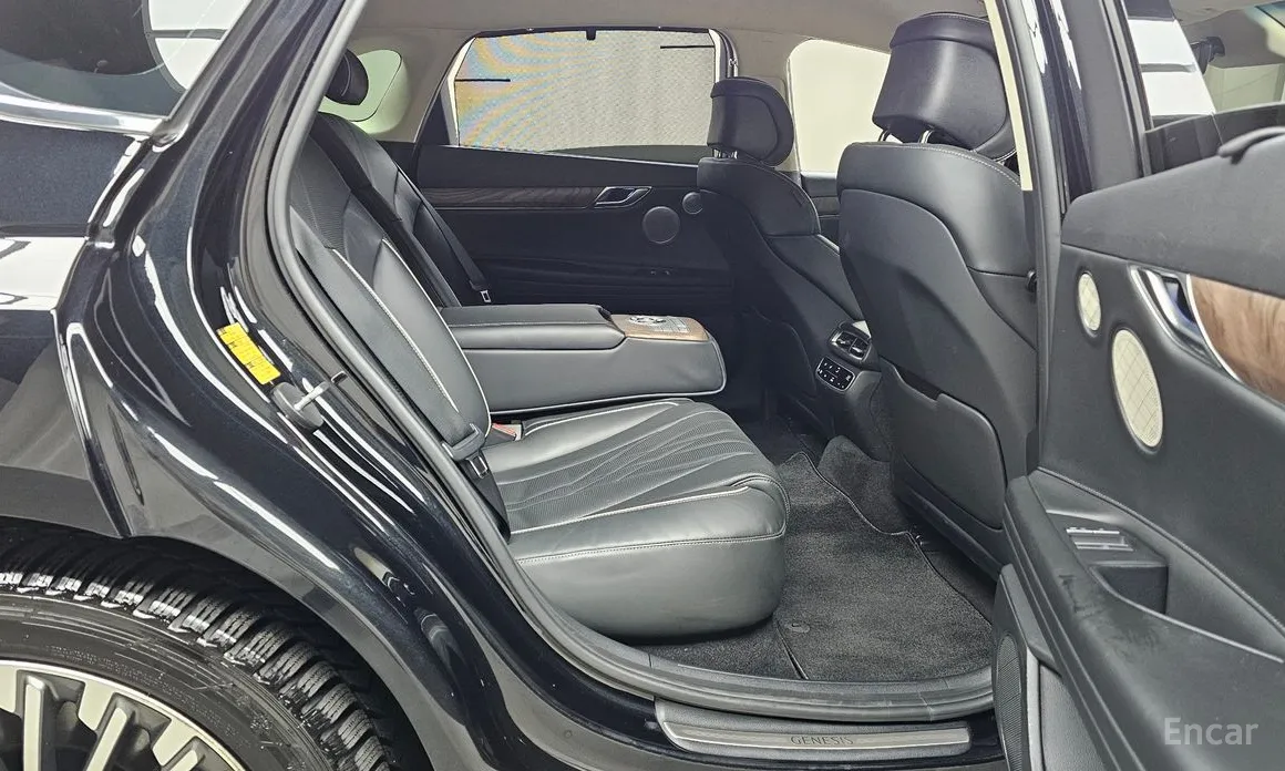 Фото 12 - Genesis G80