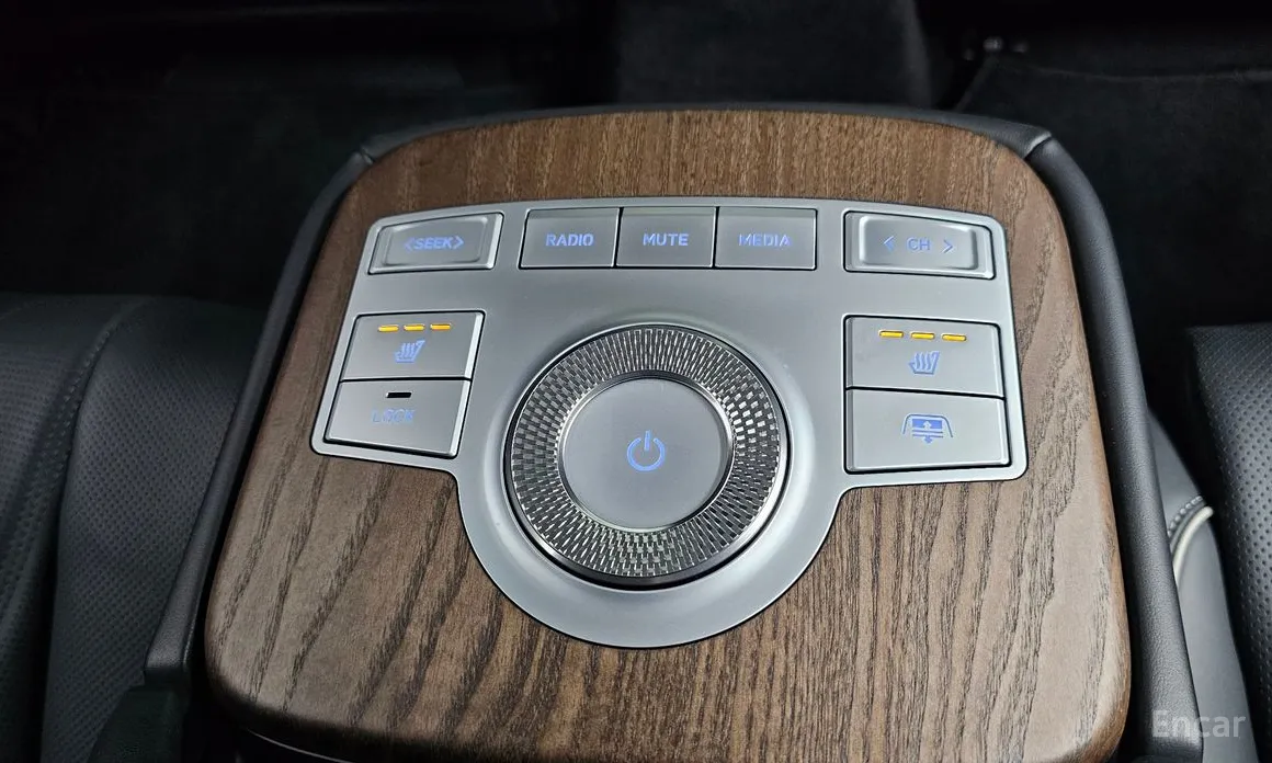 Фото 19 - Genesis G80