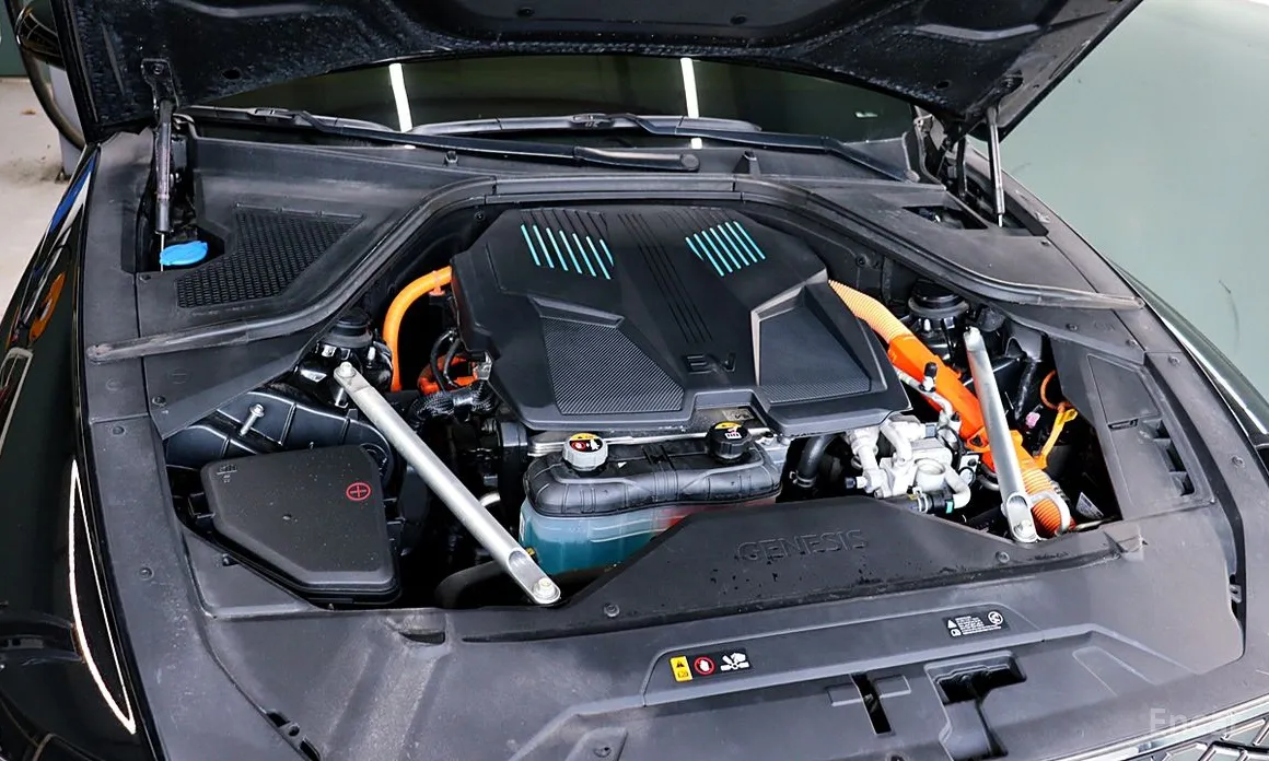 Фото 8 - Genesis G80