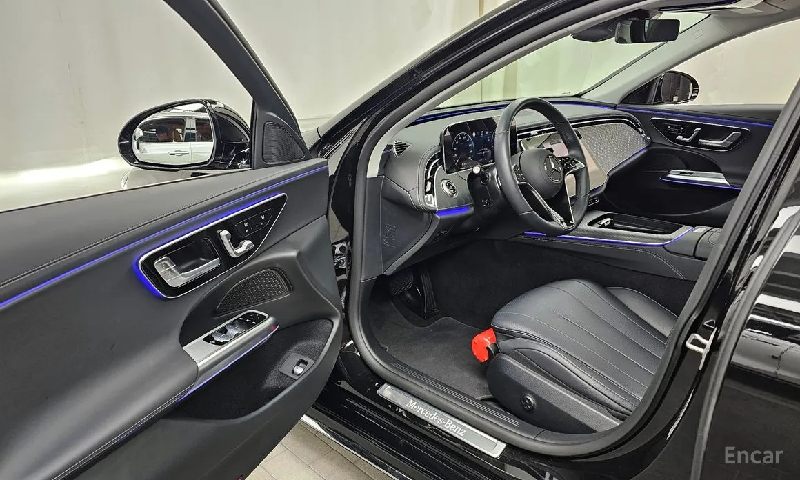 Фото 10 - Mercedes-Benz E-Class