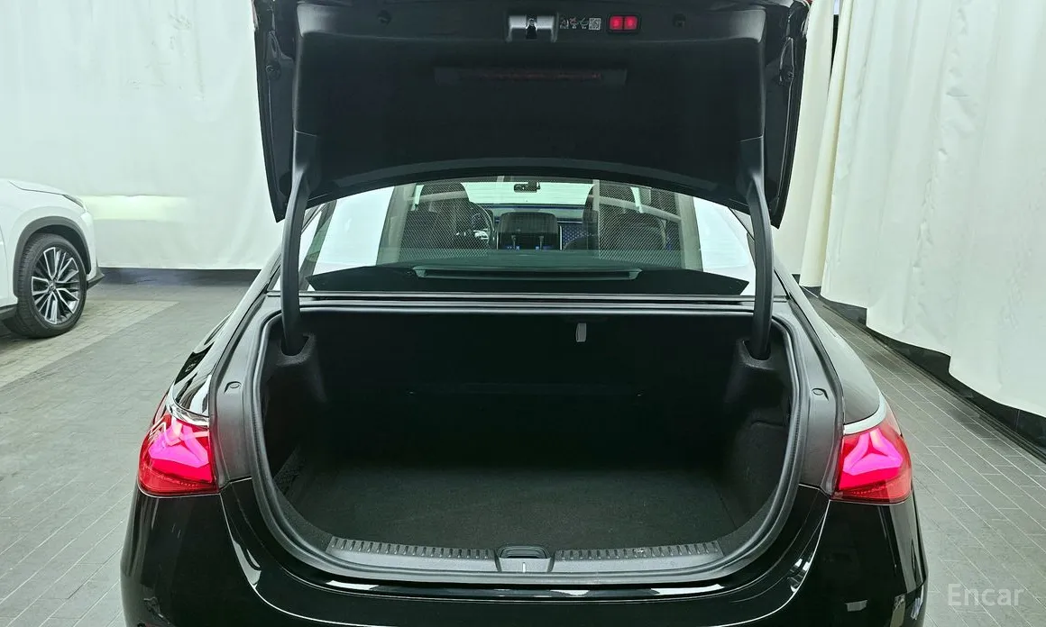 Фото 20 - Mercedes-Benz E-Class