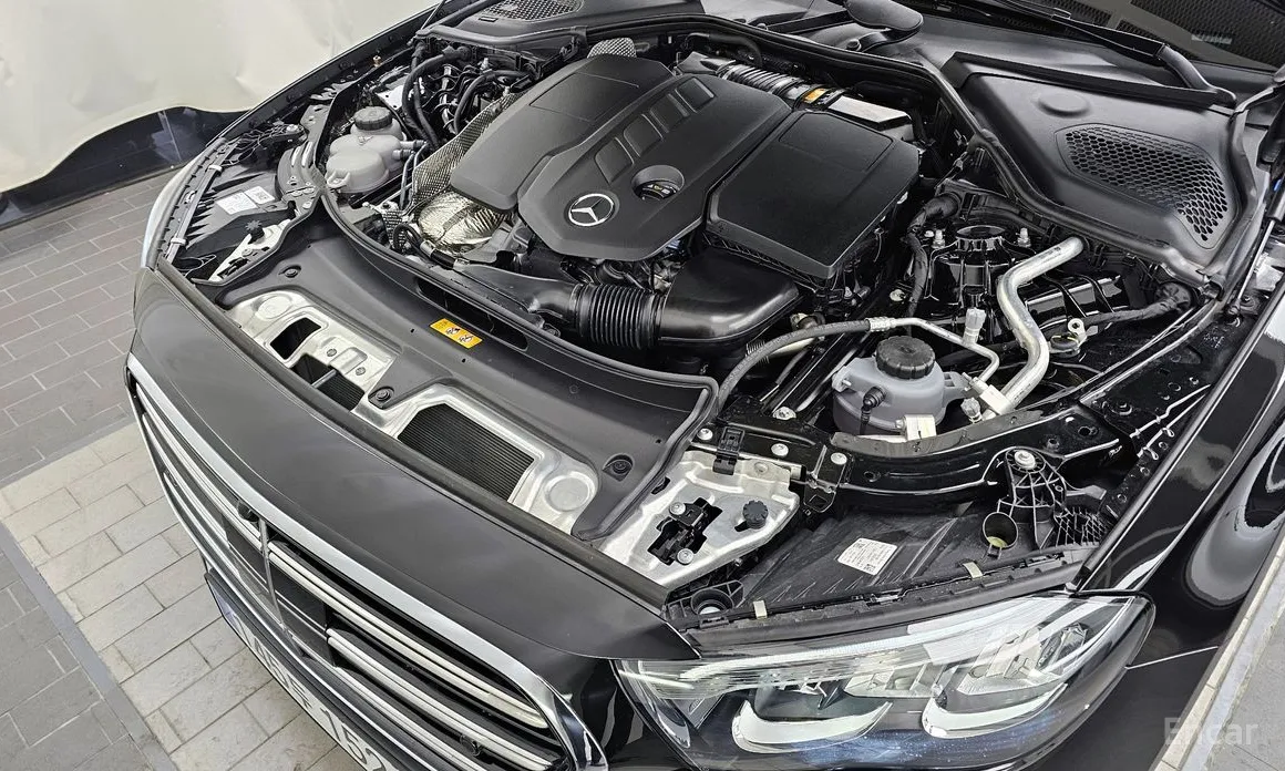 Фото 6 - Mercedes-Benz E-Class