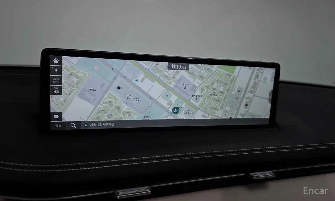 Photo 15 - Genesis GV70