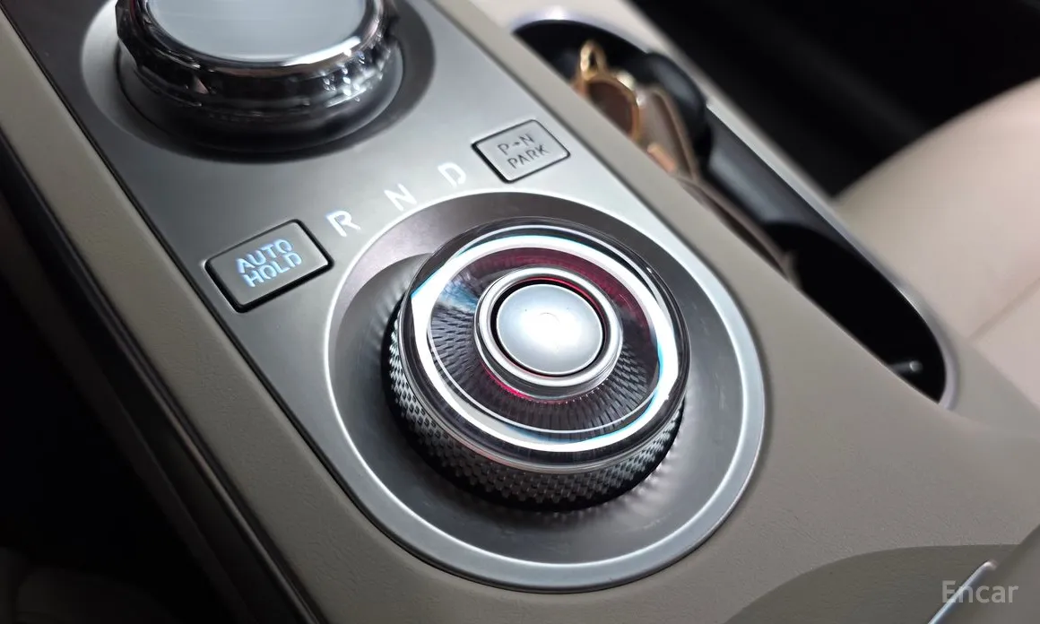 Photo 9 - Genesis GV70