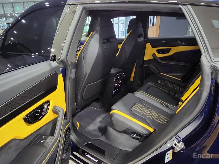 Фото 15 - Lamborghini Urus