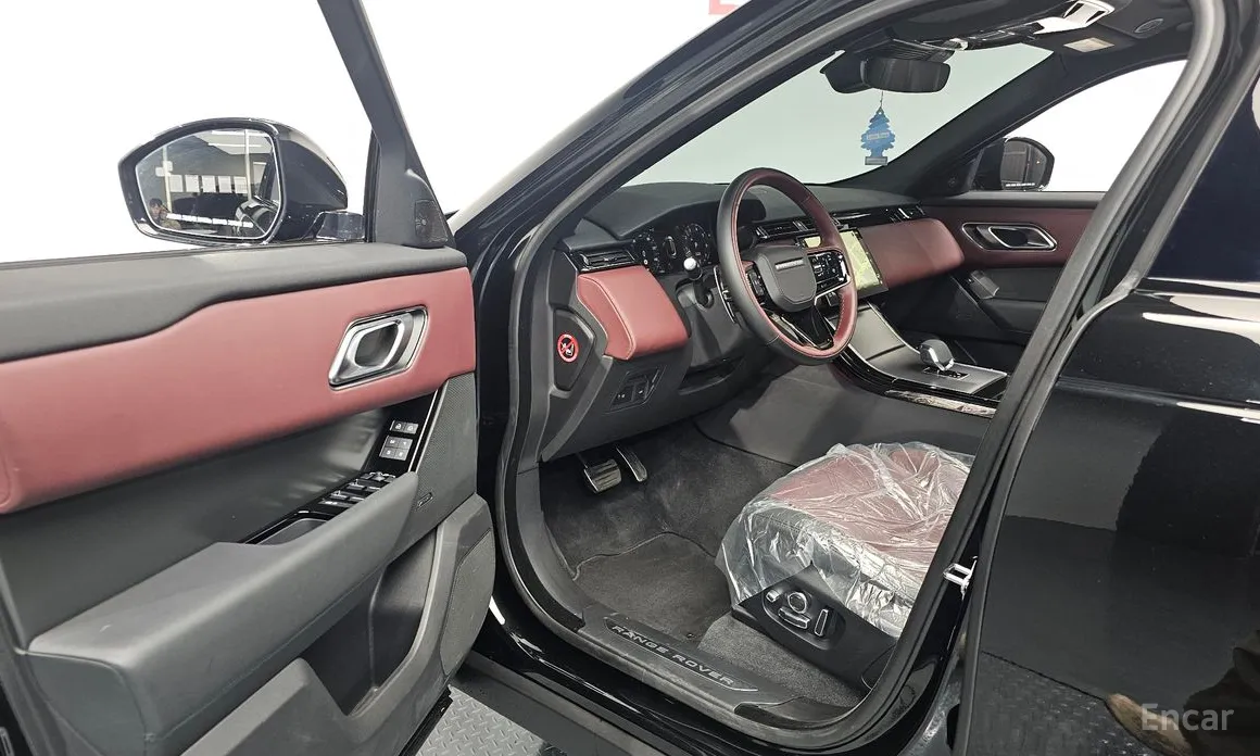 Фото 10 - Land Rover Range Rover Velar