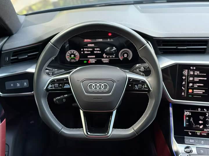 Фото 7 - Audi A7L