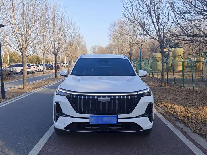 Фото 2 - Geely Atlas L