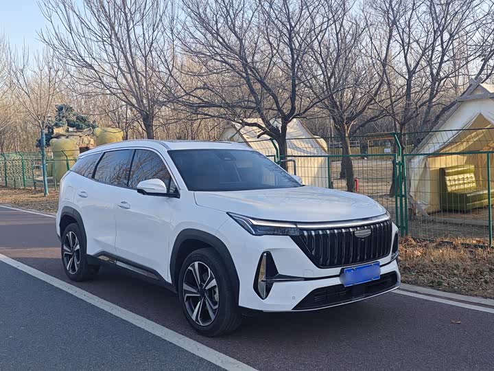 Фото 3 - Geely Atlas L