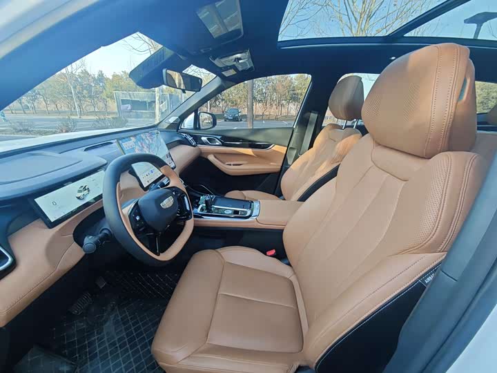 Фото 4 - Geely Atlas L