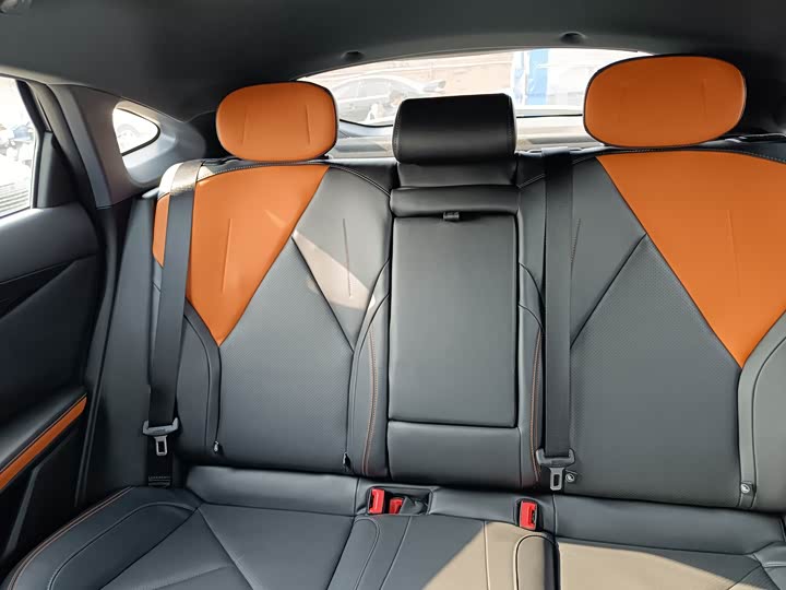 Фото 8 - Changan UNI-V