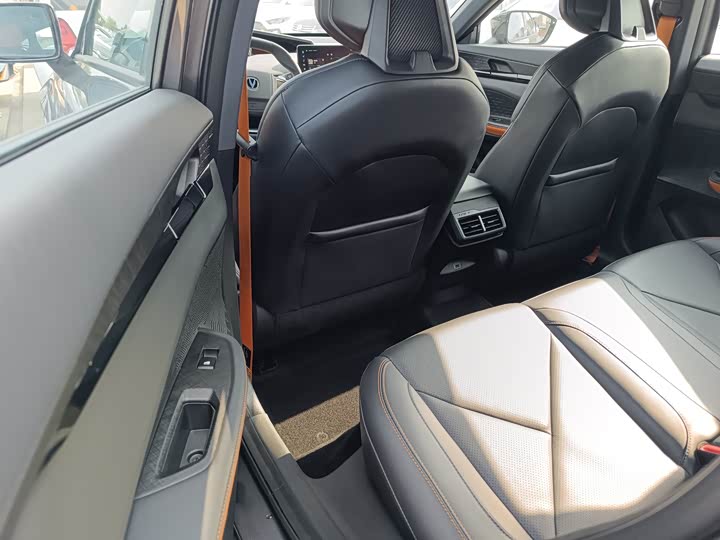 Фото 9 - Changan UNI-V