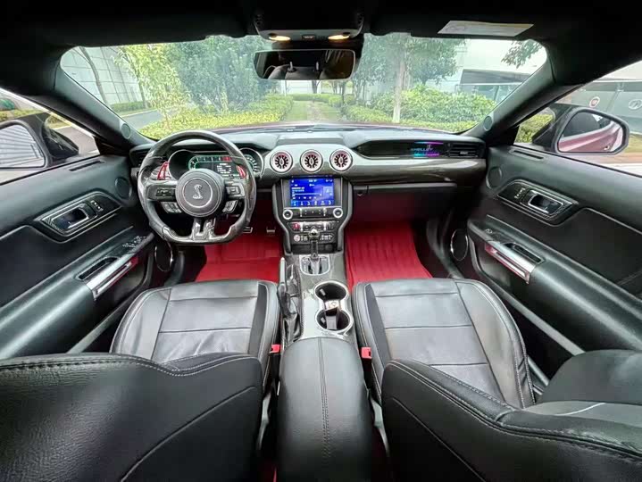 Фото 7 - Ford Mustang