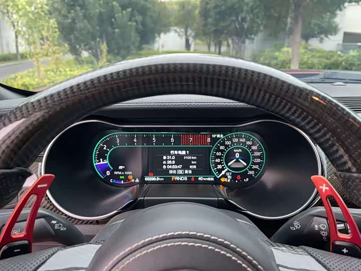 Фото 8 - Ford Mustang