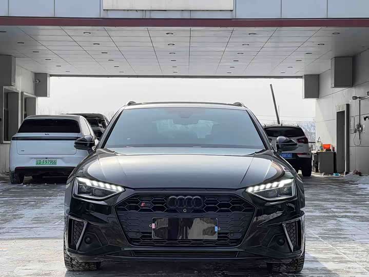 Фото 2 - Audi S4