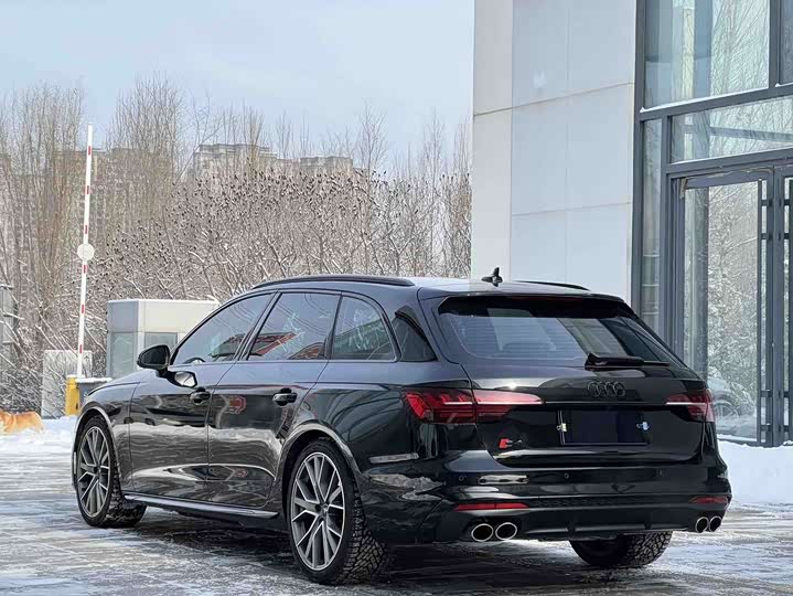 Фото 4 - Audi S4