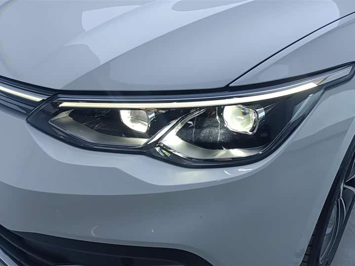 Фото 5 - Volkswagen Golf