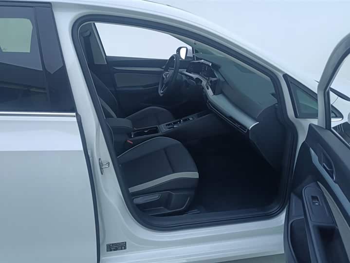 Фото 8 - Volkswagen Golf