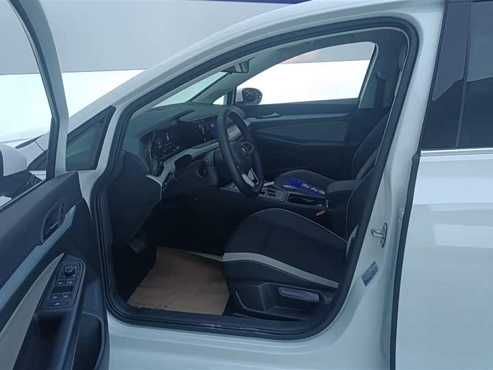 Фото 9 - Volkswagen Golf