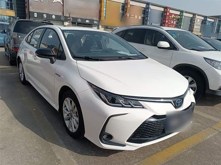 Фото 4 - Toyota Corolla