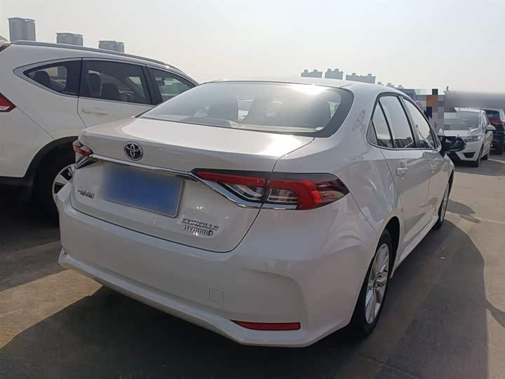 Фото 7 - Toyota Corolla